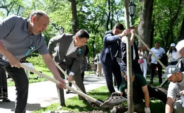 Жеңіс-80: Алматыда Ұлы Отан соғысы ардагерлеріне арналған 8 аллея ашылды