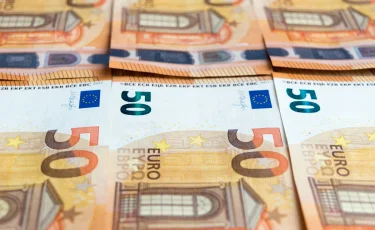 Курс доллара и евро в обменниках Алматы 4 мая 2025