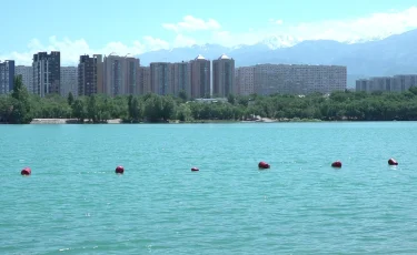 Купальный сезон: за что могут оштрафовать алматинцев на водоемах