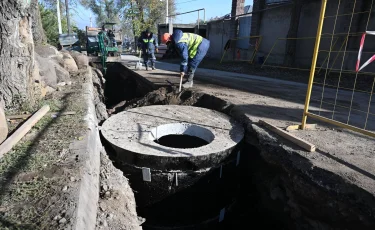 Қозғалыс шектеледі: Алматының екі ауданында 42 жыл бұрын салынған жылу желілері ауыстырылады