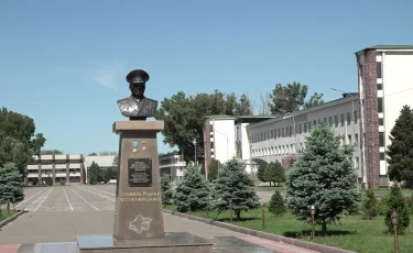 История героя: кем был Сагадат Нурмагамбетов и почему в его честь названы улицы, вузы и школы