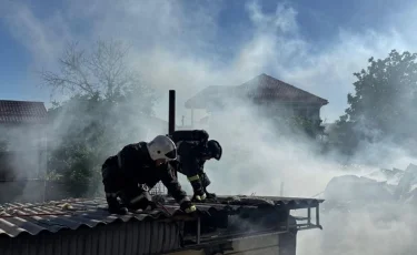 Пожар на частной территории: в Таразе сгорело 100 тюков сена