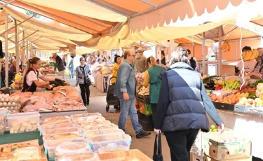 Алматыда демалыс күнгі жәрмеңкеде 10 мың тонна өнім сатылды