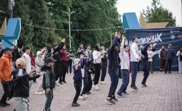 Чемпионы страны популяризируют здоровый образ жизни среди молодежи Алматы
