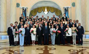 Профессиональный праздник: Президент наградил работников культуры и искусства