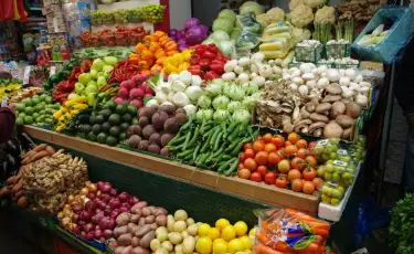 Какие продукты представлены на ярмарке выходного дня в Алматы