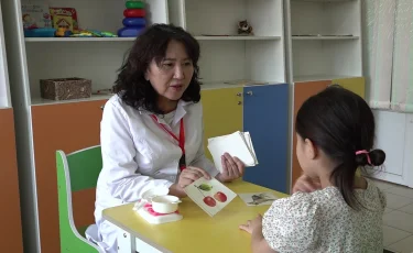 Инклюзивті білім беру: Алматы мектептерінде мамандар жеткілікті ме