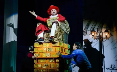 Н. Сац атындағы аңызға айналған балалар театры Оқушылар сарайында спектакль қойды