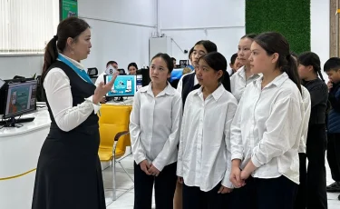 День защиты детей: юные алматинцы приняли участие в мероприятии Кибер Тұмар