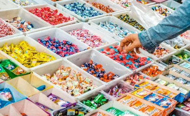 Родители в панике: в Нидерландах в детских конфетах нашли каннабис