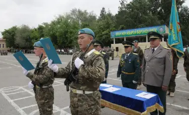 Десанттық-шабуылдау әскерінің 1600-ден астам сарбазы ант берді