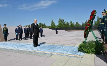 Глава государства почтил память жертв репрессий и голода