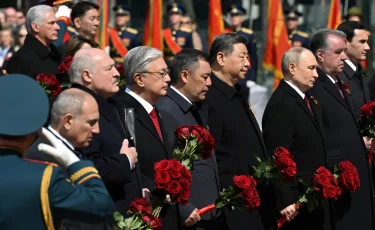 Мемлекет басшысы Белгісіз жауынгердің бейітіне гүл шоғын қою рәсіміне қатысты