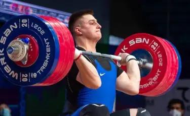 Штангист Артем Антропов стал серебряным призером чемпионата Азии