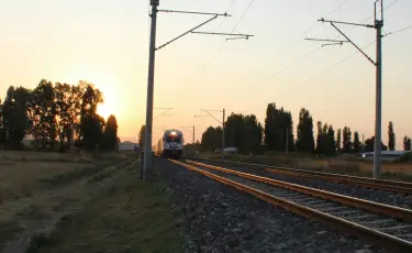 ҚТЖ орындарды заңсыз сатып, пойызда темекі шеккен жолсеріктерді жұмыстан шығарды