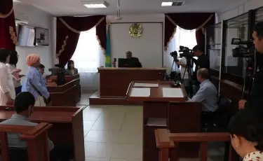 "Нематеринский" инстинкт: в Актобе начался суд над матерью, убившей своих детей
