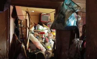 Мәйіт 3 ай жатқан: қоқыс жинауға әуес тұрғын пәтерінде өлім құшқан