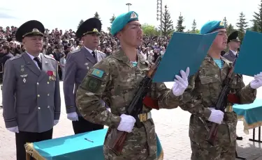 Свыше 200 новобранцев приняли военную присягу в столице