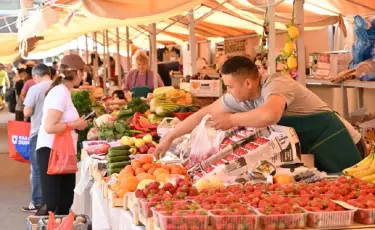 Алматының демалыс күнгі жәрмеңкелерінде қандай өнімдер сатылады