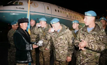 Казахстанские десантники вернулись из Москвы после участия в параде Победы