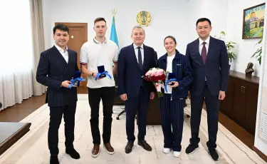 Алматыда Олимпиада жүлдегерлері жаңа пәтер кілтін алды