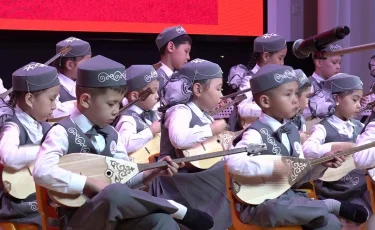 Шамшырақ – ұлттық рухтың бесігі: білім ордасында есеп беру кеші өтті