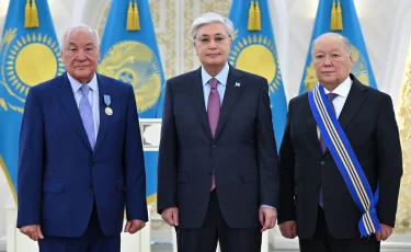 Президент мемлекеттік наградалар тапсырды