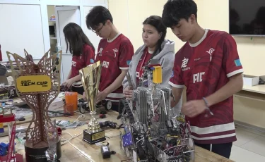 Школьники из Алматы завоевали "золото" на международном чемпионате по робототехнике