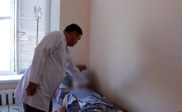 Оқ жаудырған: Атырау облысында көлікте болған үш азаматтың жағдайы ауыр