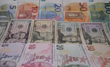 Курс валют на 9 мая 2025