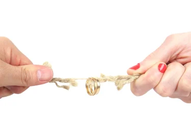 Жизненные ситуации: казахстанцы стали чаще разрушать семьи, чем создавать