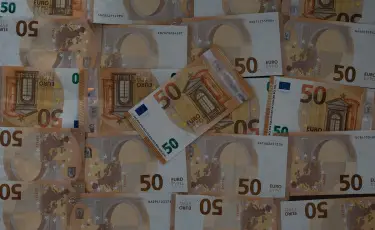 Курс доллара и евро в обменниках Алматы 8 мая 2025