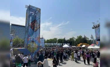 Алматыда 1 мамырға арналған мерекелік концерт өтіп жатыр