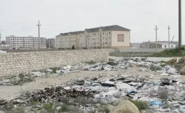 Свалка в городе: жители Актау уже несколько лет терпят зловоние