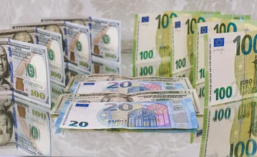 Курс доллара и евро в обменниках Алматы 16 мая 2025