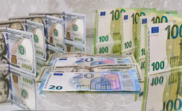 Курс доллара и евро в обменниках Алматы 16 мая 2025