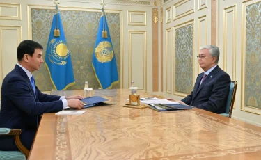 Глава государства провел встречу с вновь назначенным акимом Алматы Дарханом Сатыбалды