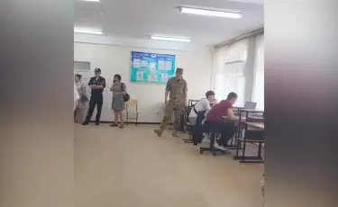 Со студенческих парт в армию: молодых людей забрали в военкомат из колледжа