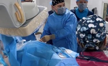 В Алматы прошел мастер-класс по имплантации электродов в проводящую систему сердца