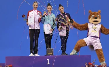 Ақмарал Ерекешева Болгариядағы әлем чемпионатында тарихи алтын медаль жеңіп алды