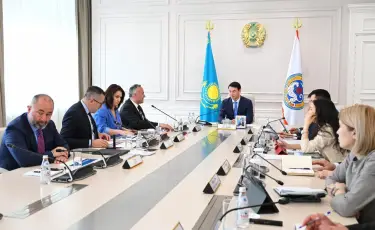 Дархан Сатыбалды провел совещание по вопросам дальнейшего развития Международного аэропорта Алматы