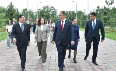 В КазНУ открылась литературная неделя «Шелковый путь»