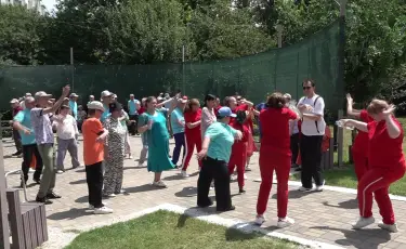 Какую помощь оказывают пенсионерам с инвалидностью в Алматы