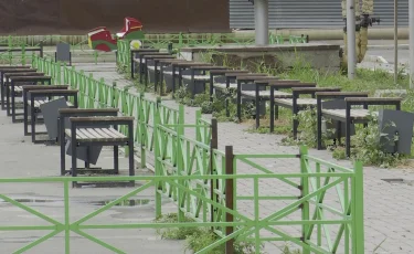 Аулаға 54 орындық орнатқан Атырау әкімдігін белсенділер сынға алды