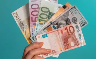 Курс доллара и евро в обменниках Алматы и Астаны 23 июня 2025