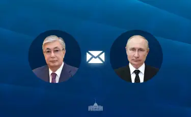 Глава государства поздравил Владимира Путина с Днем России