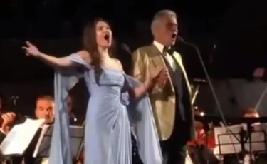 Казахстанская оперная певица выступила на сцене с Андреа Бочелли