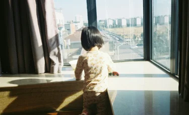 Рудныйда екі бала жоғары қабаттан құлап кетті