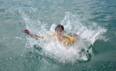 Қапшағайда екі бала суға батып кете жаздады