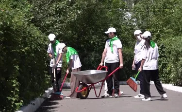 Астанада мектеп оқушылары “Таза бейсенбі” акциясына үлес қосты